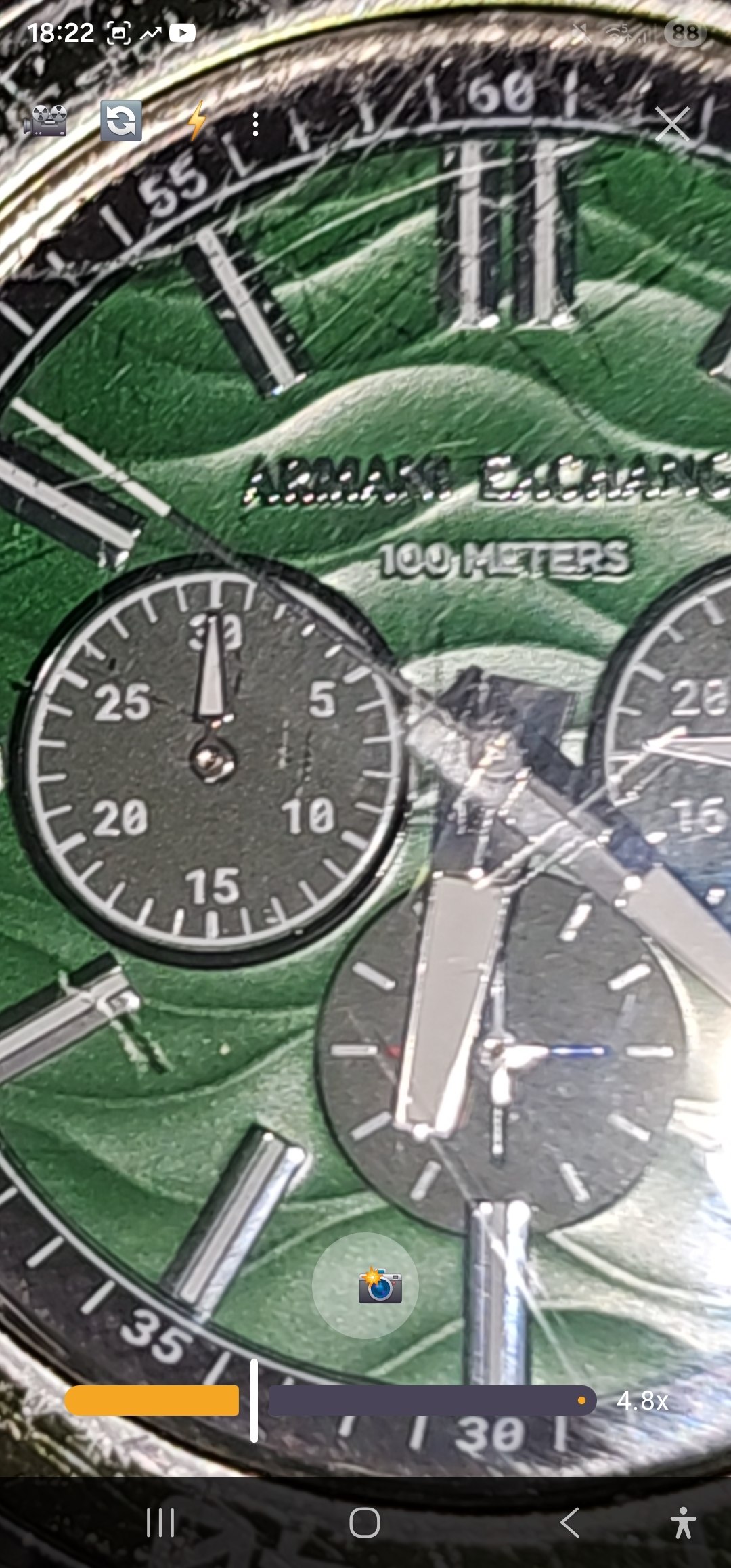 Esfera de reloj Armani Exchange ampliada con Ardi Lupa a 4.8x